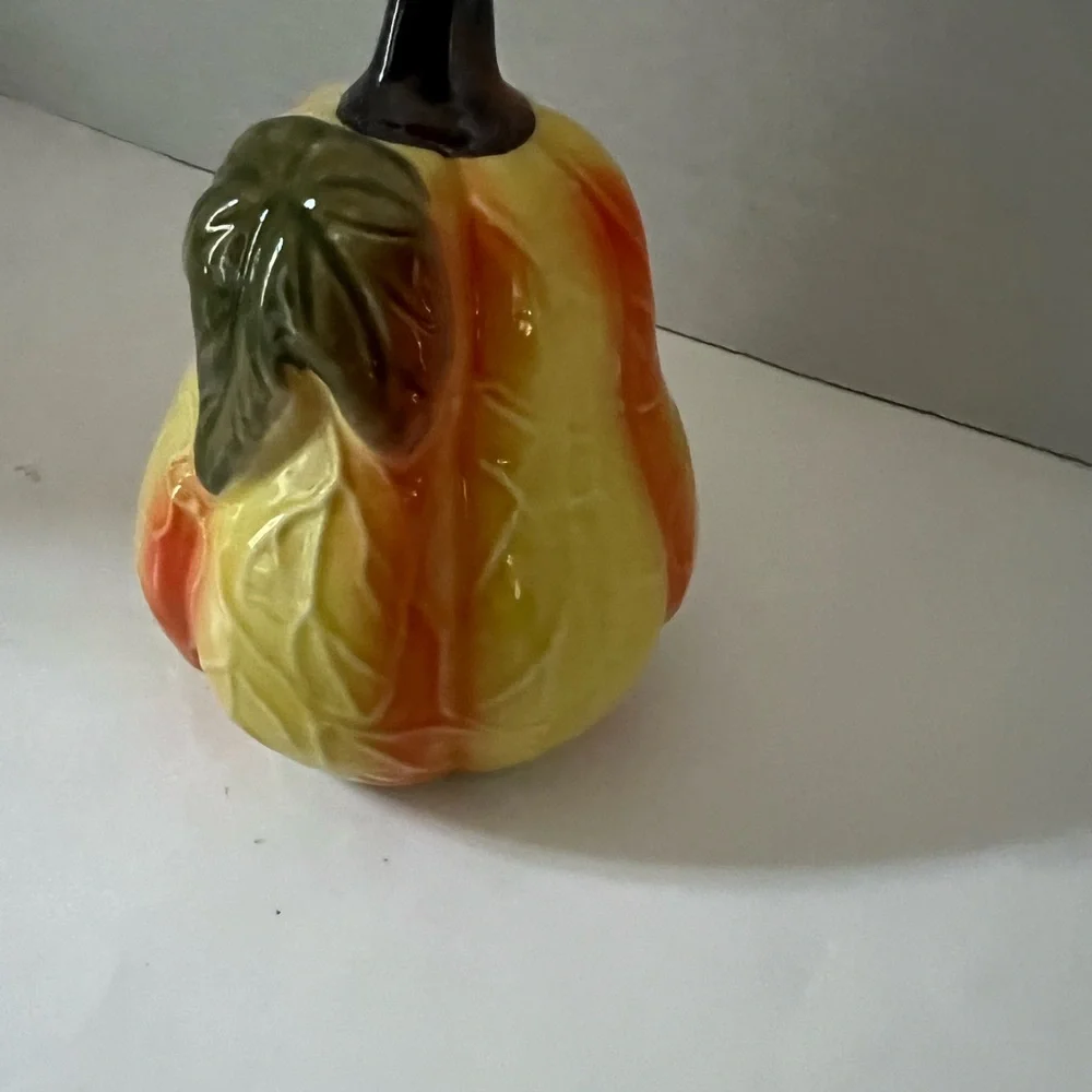 NWOT Unbranded Ceramic Orange/Yellow Pumpkin/Squash Figurine Fall/Thanksgiving
